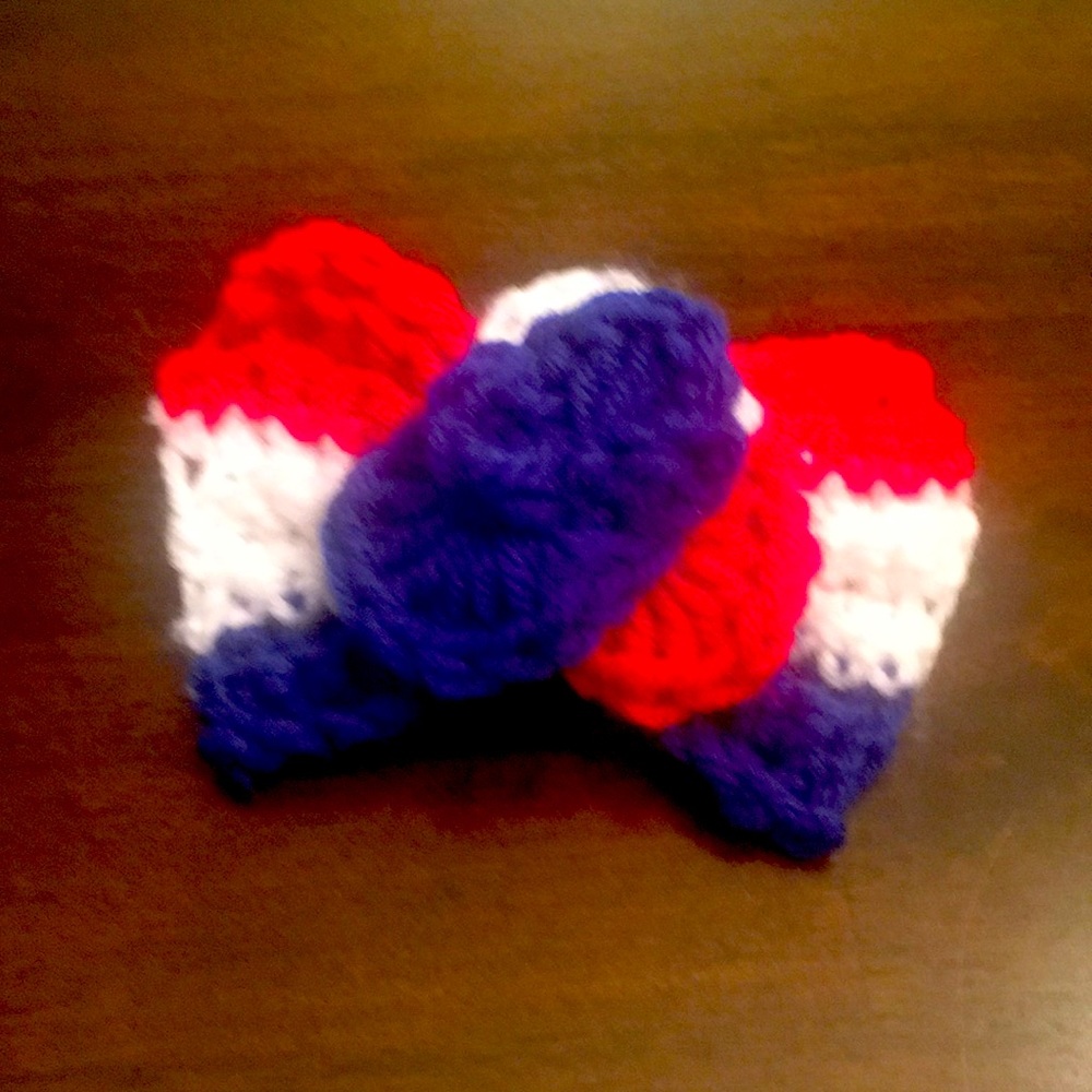 Handmade Crochet hair bow with sliver clip at back.